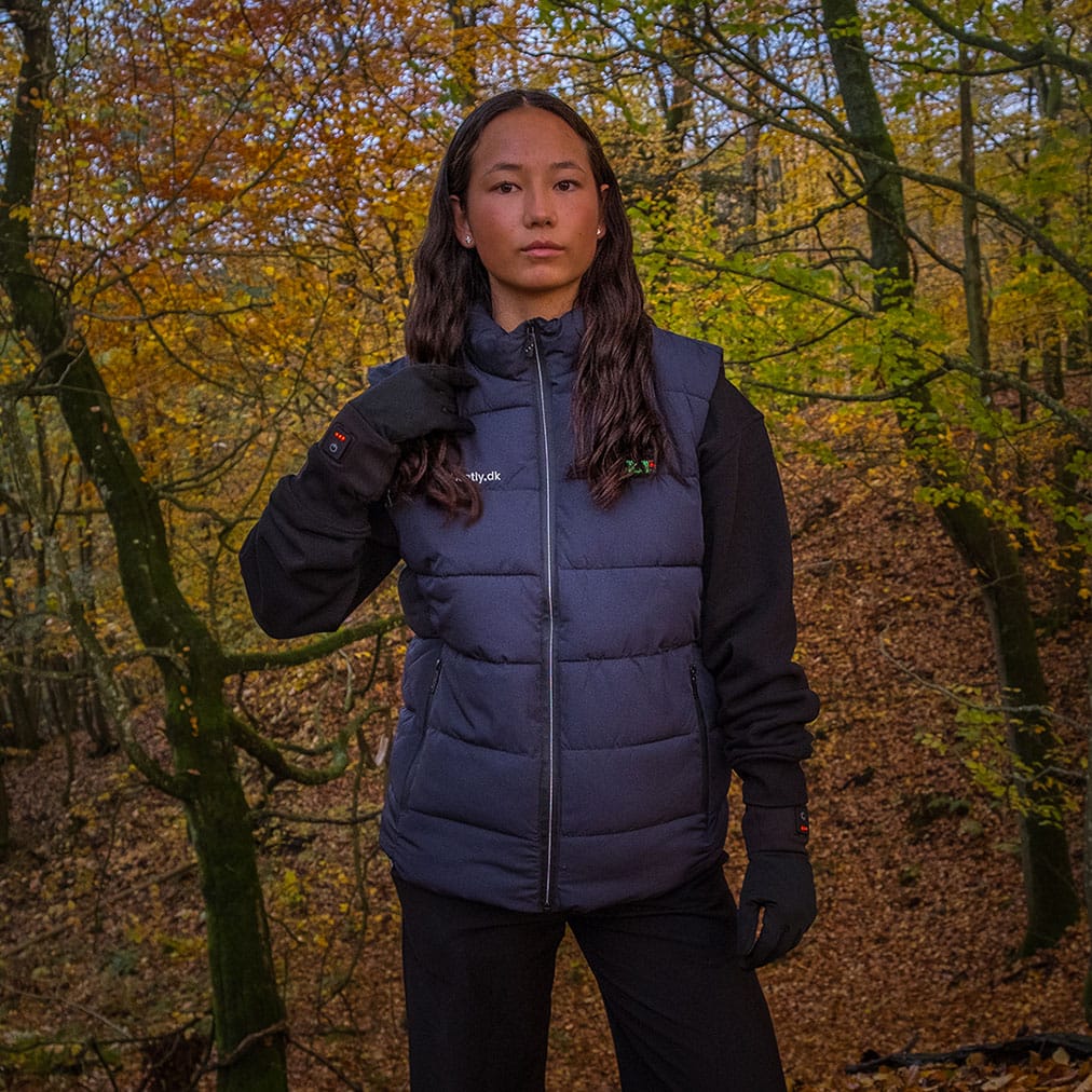 Frederikke med Vorupør handsker og Klitmøller vest